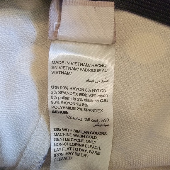 Chico's Crop Polka Dot Leggings. - Picture 4 of 5